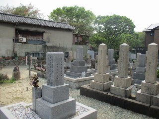 箕輪・走井墓地（豊中市）